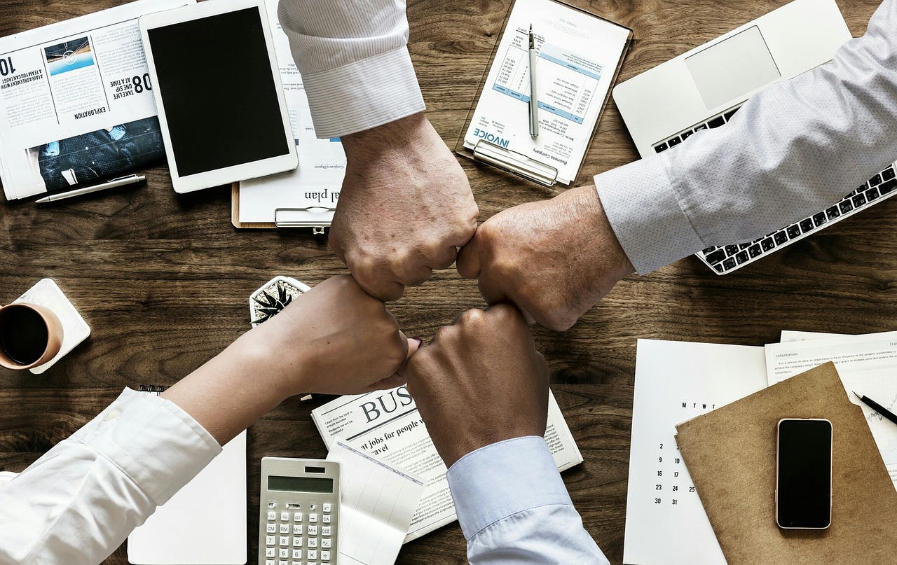 Why Choose Zoho CRM with Monread CRM?